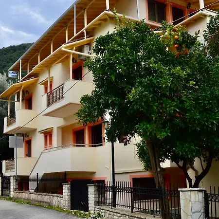 Camelia Aparthotel 3*